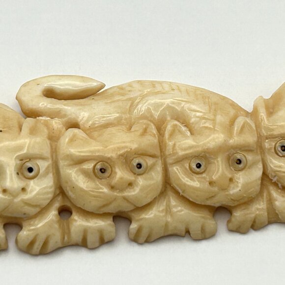 Artisan Carved Cat Pendant Beaded Necklace - Picture 7 of 13
